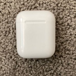 Apple Airpods (1st Generation)